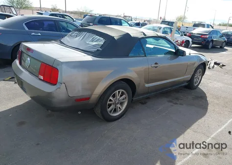 2005 Ford Mustang z USA, uszkodzony, nr VIN 1ZVFT84N755243401